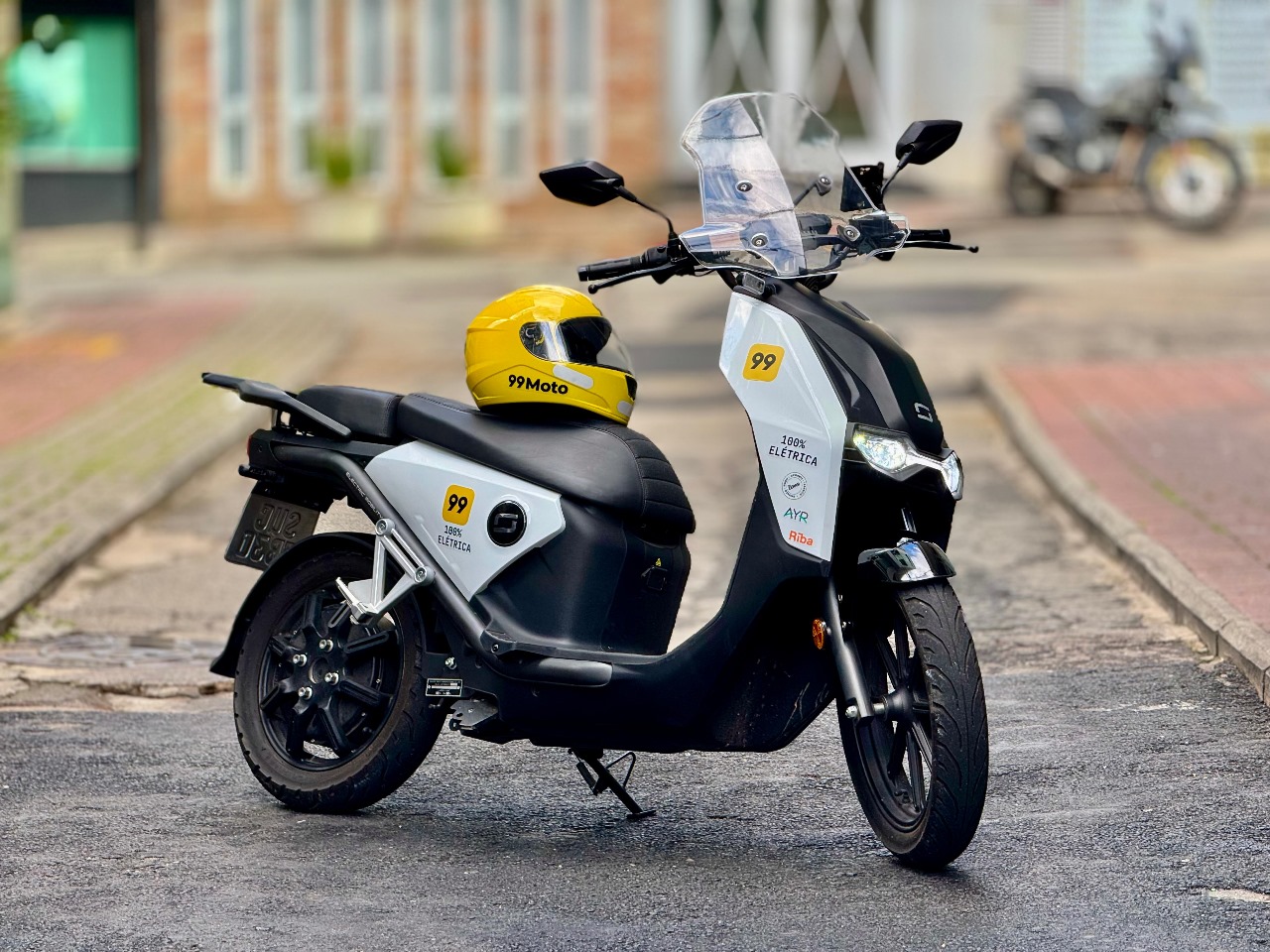 "Moto da 99"