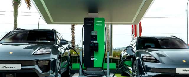 A engenharia do silêncio: como Porsche e GreenV estão redesenhando o ato de “abastecer” no Brasil