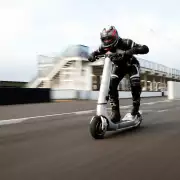BO M Turbo: O Limite do Concebível sobre Duas Rodas Elétricas